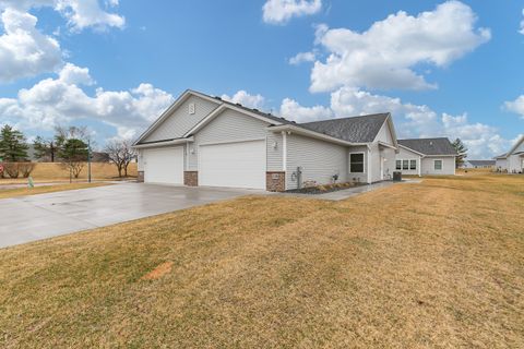 Photo of 118 BEACON HARBOR Circle #118, East Moline, IL 61244 (MLS # QC4269901)