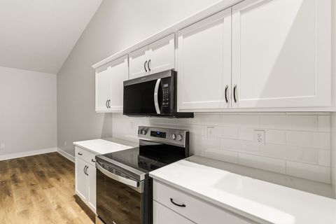 Tiny photo for 118 BEACON HARBOR Circle #118, East Moline, IL 61244 (MLS # QC4269901)