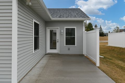 Tiny photo for 118 BEACON HARBOR Circle #118, East Moline, IL 61244 (MLS # QC4269901)