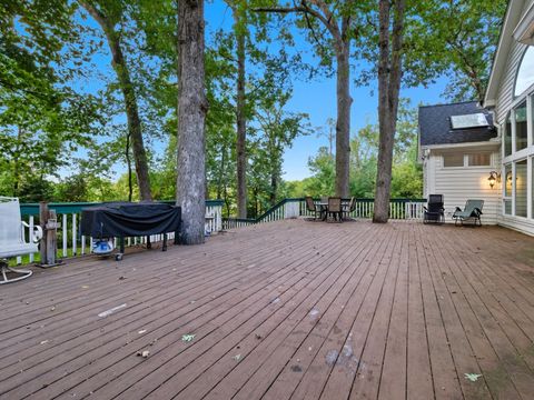 Tiny photo for 40W930 TROTTER Lane, St. Charles, IL 60175 (MLS # 12491509)