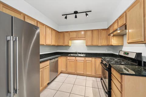 Tiny photo for 240 S Oak Park Avenue #305, Oak Park, IL 60302 (MLS # 12696931)