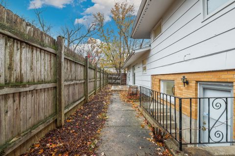 Tiny photo for 1034 Central Park Avenue, Flossmoor, IL 60422 (MLS # 12564400)