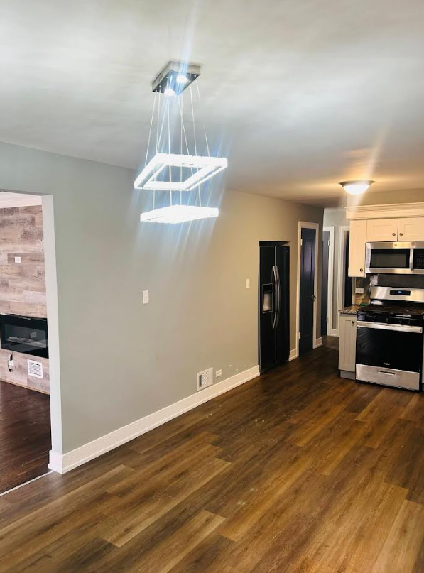 7946 S Peoria Street 1