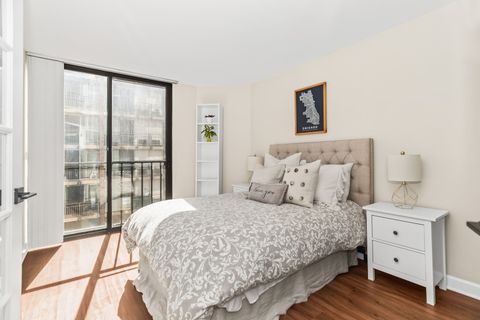 Tiny photo for 345 W Fullerton Parkway #603, Chicago, IL 60614 (MLS # 12501114)
