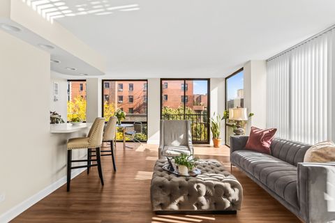 Tiny photo for 345 W Fullerton Parkway #603, Chicago, IL 60614 (MLS # 12501114)