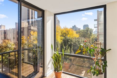 Tiny photo for 345 W Fullerton Parkway #603, Chicago, IL 60614 (MLS # 12501114)