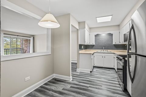 Tiny photo for 3913 Saratoga Avenue #G-306, Downers Grove, IL 60515 (MLS # 12501336)