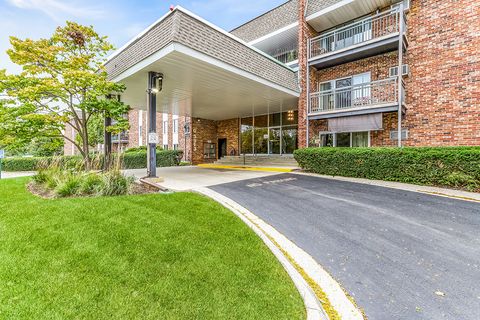 Tiny photo for 3913 Saratoga Avenue #G-306, Downers Grove, IL 60515 (MLS # 12501336)