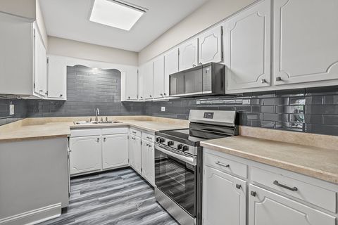 Tiny photo for 3913 Saratoga Avenue #G-306, Downers Grove, IL 60515 (MLS # 12501336)