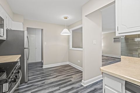 Tiny photo for 3913 Saratoga Avenue #G-306, Downers Grove, IL 60515 (MLS # 12501336)