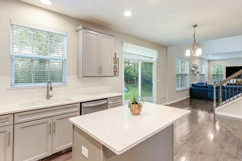 Tiny photo for 1612 Bur Oak Drive, Hoffman Estates, IL 60192 (MLS # 12639661)
