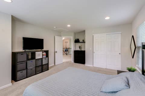 Tiny photo for 1612 Bur Oak Drive, Hoffman Estates, IL 60192 (MLS # 12639661)