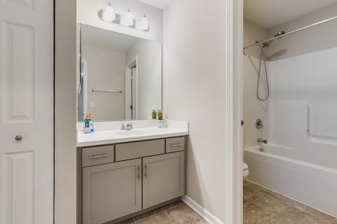 Tiny photo for 1612 Bur Oak Drive, Hoffman Estates, IL 60192 (MLS # 12639661)