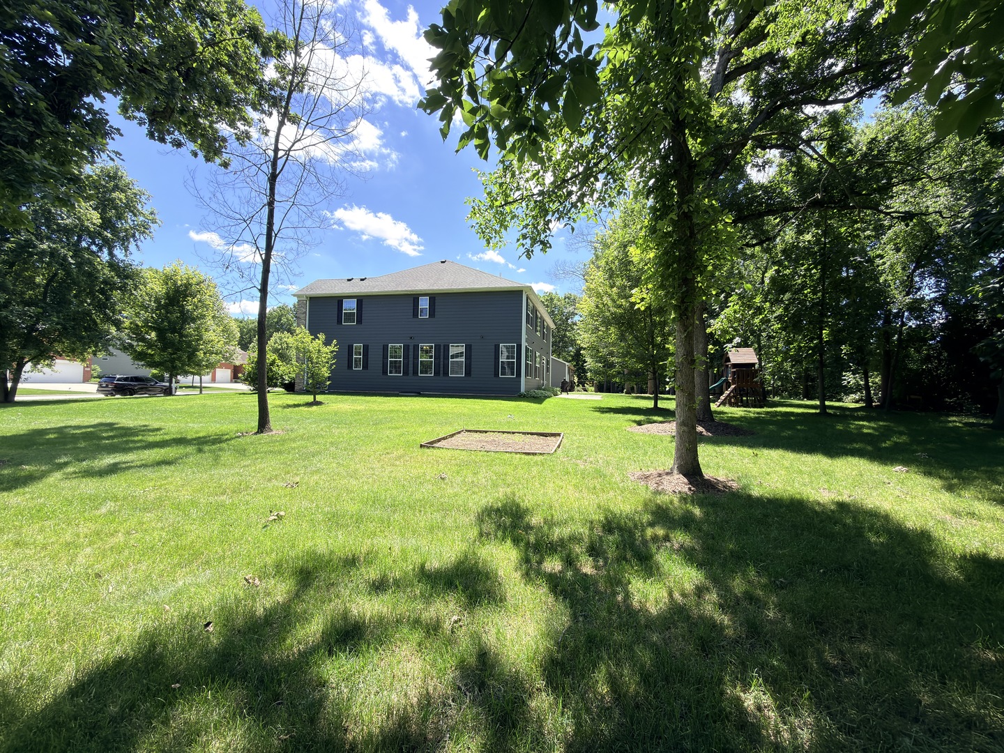 1612 Bur Oak Drive
