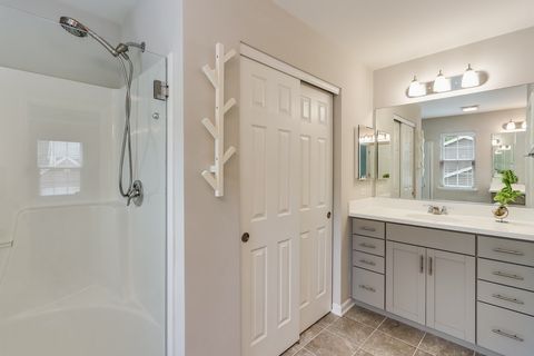 Tiny photo for 1612 Bur Oak Drive, Hoffman Estates, IL 60192 (MLS # 12639661)