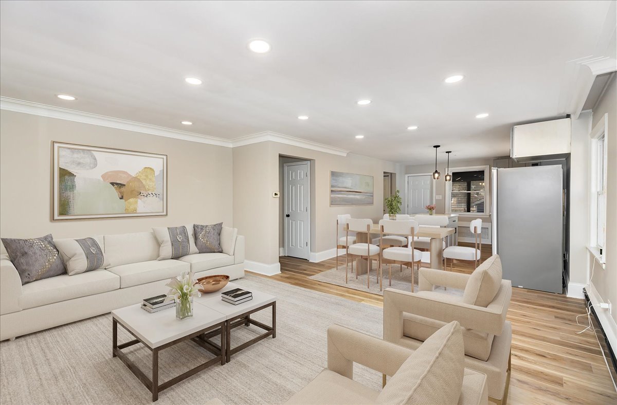 7332 S Honore Street