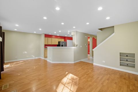 Tiny photo for 746 Old Checker Road, Buffalo Grove, IL 60089 (MLS # 12480729)