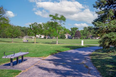 Tiny photo for 746 Old Checker Road, Buffalo Grove, IL 60089 (MLS # 12480729)