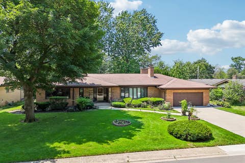 Tiny photo for 6444 N Kenton Avenue, Lincolnwood, IL 60712 (MLS # 12708485)