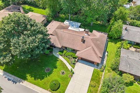 Tiny photo for 6444 N Kenton Avenue, Lincolnwood, IL 60712 (MLS # 12708485)