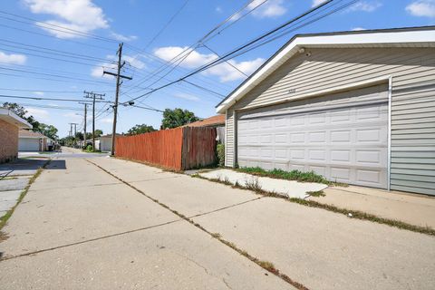 Tiny photo for 3216 Monroe Street, Bellwood, IL 60104 (MLS # 12466105)