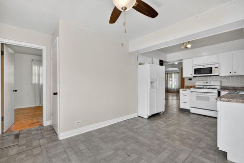 Tiny photo for 3216 Monroe Street, Bellwood, IL 60104 (MLS # 12466105)