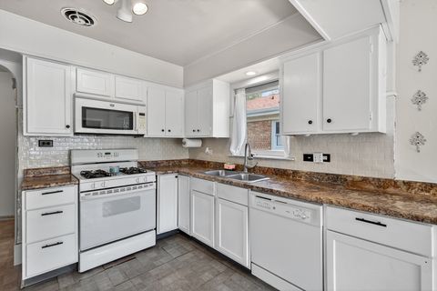 Tiny photo for 3216 Monroe Street, Bellwood, IL 60104 (MLS # 12466105)