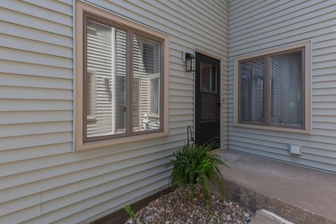 Tiny photo for 4554 Bunker Hill Drive, Bettendorf, IA 52722 (MLS # 12609751)