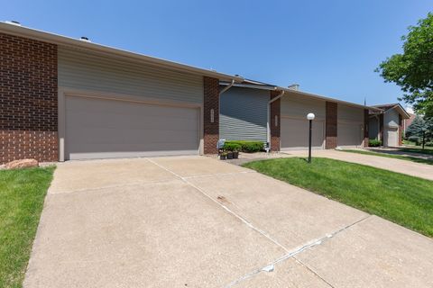 Tiny photo for 4554 Bunker Hill Drive, Bettendorf, IA 52722 (MLS # 12609751)