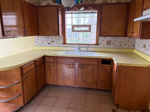 Tiny photo for 10031 S Forest Avenue, Chicago, IL 60628 (MLS # 12649067)