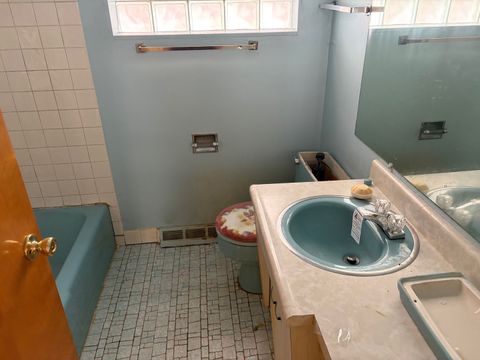 Tiny photo for 10031 S Forest Avenue, Chicago, IL 60628 (MLS # 12649067)