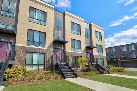 Tiny photo for 1276 Lakepointe Drive, Schaumburg, IL 60173 (MLS # 12483931)