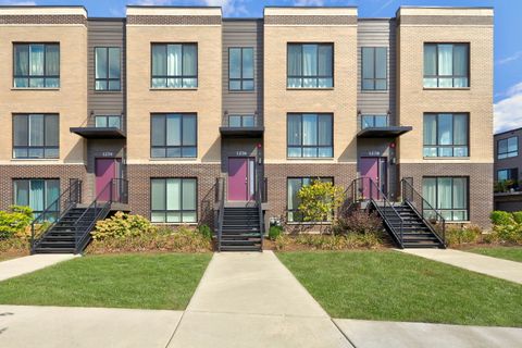 Photo of 1276 Lakepointe Drive, Schaumburg, IL 60173 (MLS # 12483931)