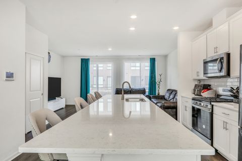 Tiny photo for 1276 Lakepointe Drive, Schaumburg, IL 60173 (MLS # 12483931)