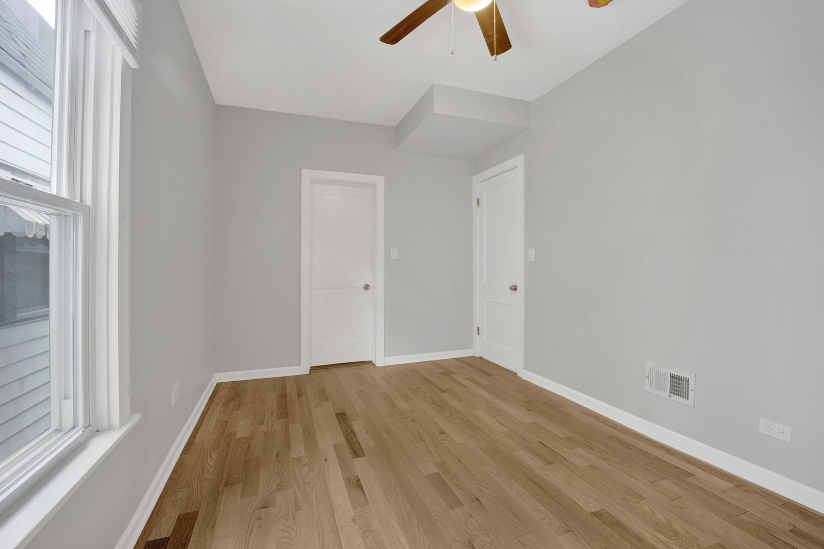 7825 S Ingleside Avenue