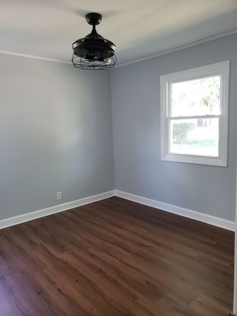 Tiny photo for 433 E High Street E, Mundelein, IL 60060 (MLS # 12475817)
