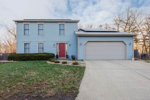 Photo of 2004 Hidden Lake Road, Bloomington, IL 61704 (MLS # 12589215)