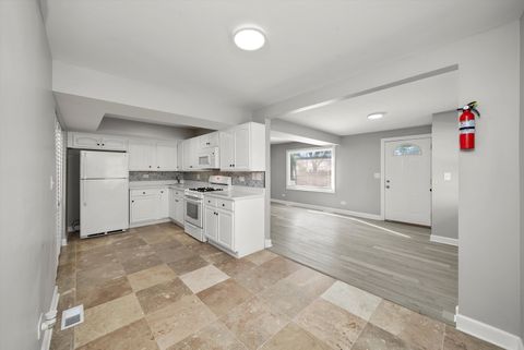 Tiny photo for 6040 W 79TH Street, Burbank, IL 60459 (MLS # 12623957)