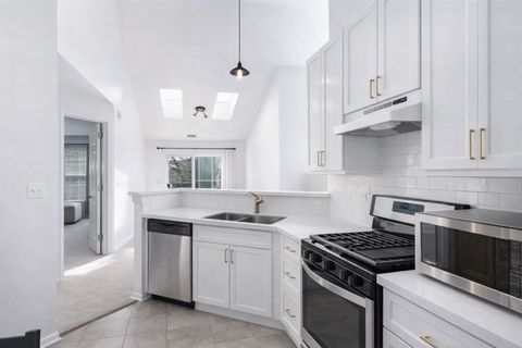 Tiny photo for 1963 GARY Court #C, Schaumburg, IL 60193 (MLS # 12608800)