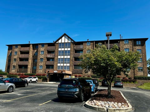 Tiny photo for 10420 Circle Drive #48B, Oak Lawn, IL 60453 (MLS # 12708411)