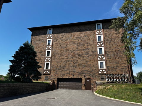 Tiny photo for 10420 Circle Drive #48B, Oak Lawn, IL 60453 (MLS # 12708411)