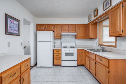 Tiny photo for 2610 N Dittmer Street, Davenport, IA 52804 (MLS # 12611781)