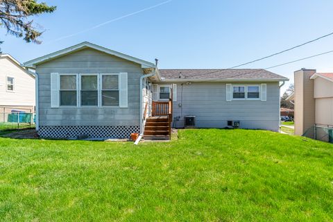 Tiny photo for 2610 N Dittmer Street, Davenport, IA 52804 (MLS # 12611781)