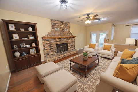 Tiny photo for 1611 W Glenwood Avenue, Joliet, IL 60435 (MLS # 12509489)