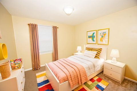 Tiny photo for 1611 W Glenwood Avenue, Joliet, IL 60435 (MLS # 12509489)