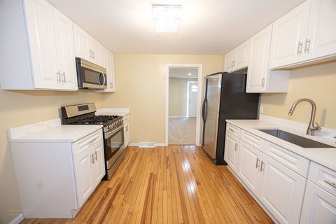 Tiny photo for 1611 W Glenwood Avenue, Joliet, IL 60435 (MLS # 12509489)