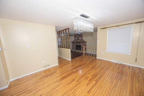 Tiny photo for 1611 W Glenwood Avenue, Joliet, IL 60435 (MLS # 12509489)