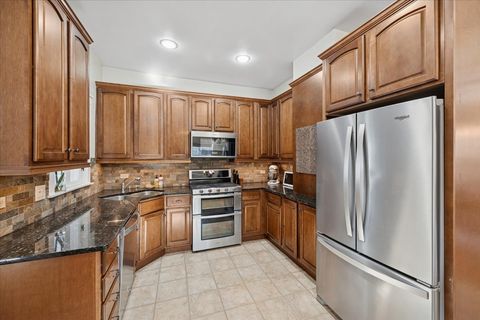 Tiny photo for 647 S Taylor Avenue, Oak Park, IL 60304 (MLS # 12538326)