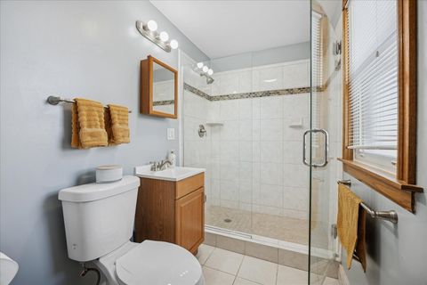 Tiny photo for 647 S Taylor Avenue, Oak Park, IL 60304 (MLS # 12538326)