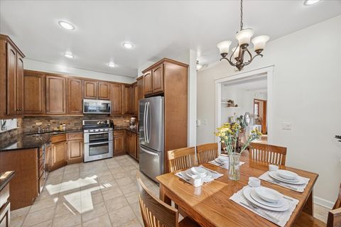 Tiny photo for 647 S Taylor Avenue, Oak Park, IL 60304 (MLS # 12538326)